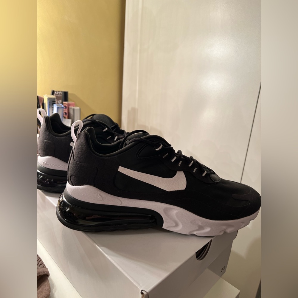 Men’s Nike Air Max 270 React shoes size 12